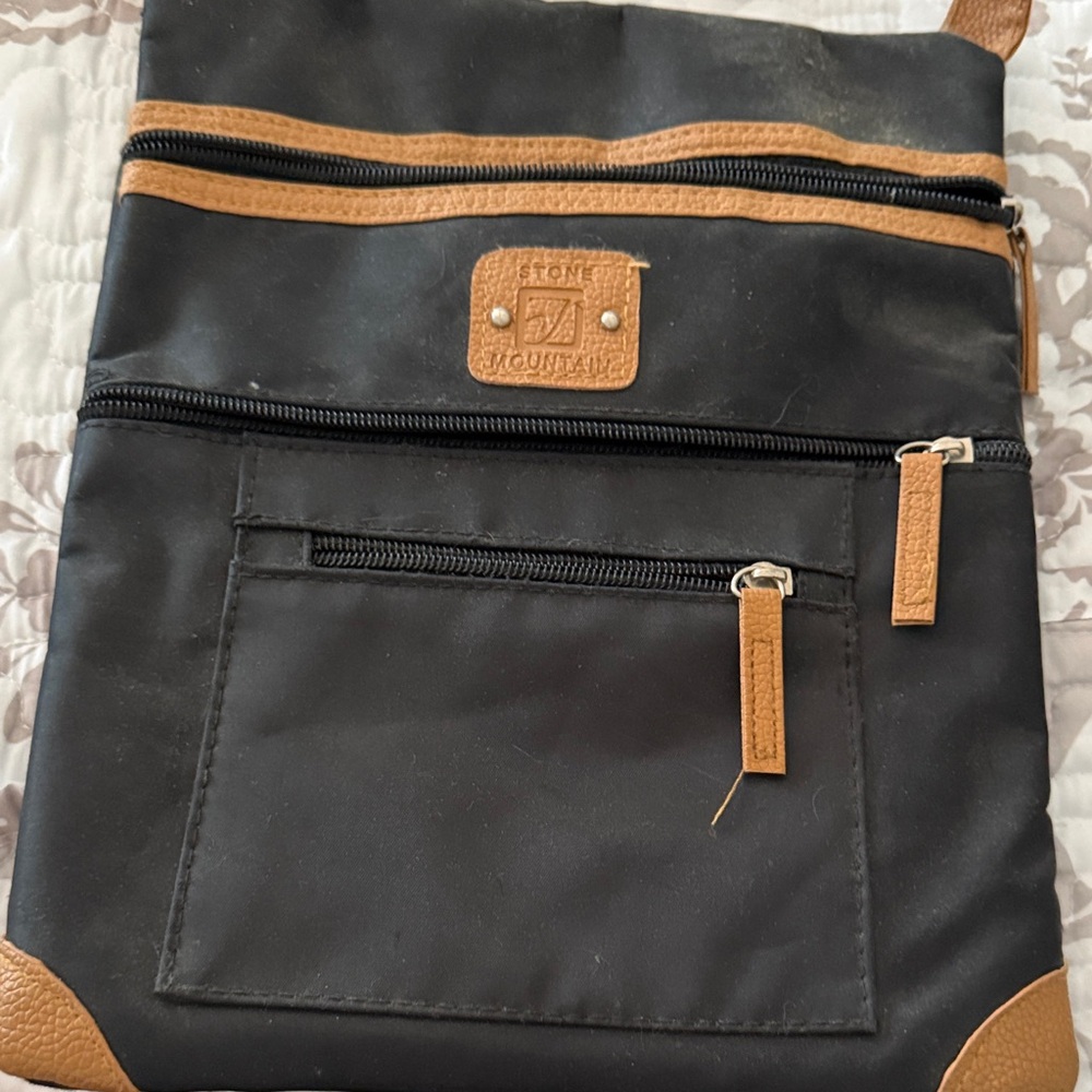 Stone Mountain Accessories Black and Brown Messenger Bag